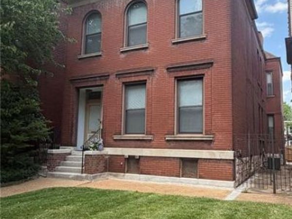 2035 Allen Avenue , St Louis, MO 63104