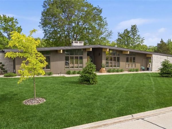 605 Dolphin Drive W, Highland, IL 62249