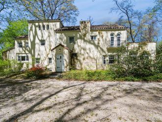 67 The Serpentine Roslyn Estates, NY 11576