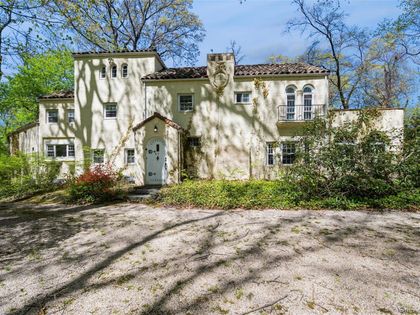 67 The Serpentine Roslyn Estates, NY 11576
