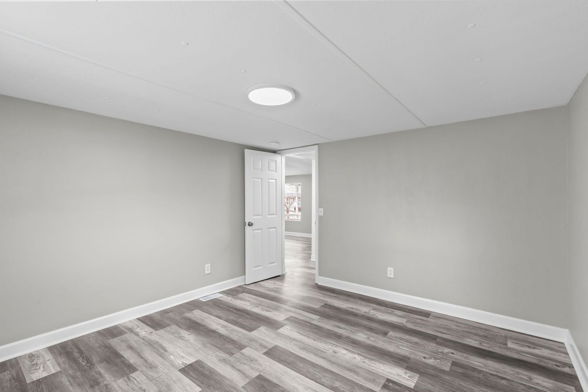 474 Grapevine St. Photo 35