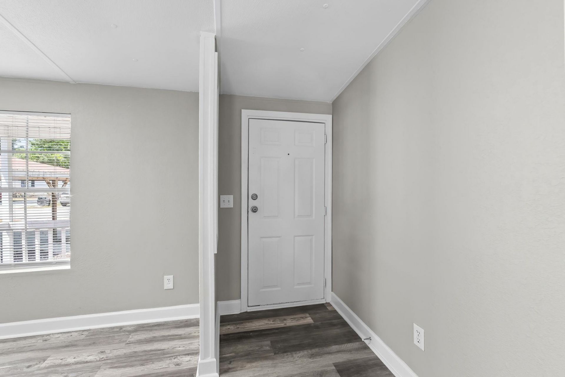474 Grapevine St. Photo 8