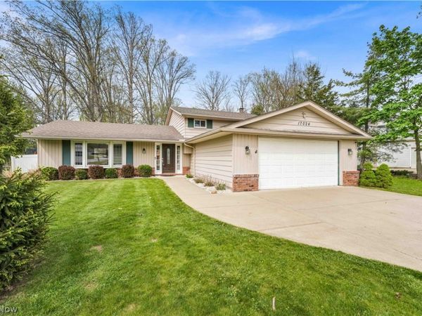 17024 Hunting Meadows Drive, Strongsville, OH 44136