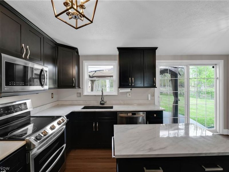 17024 Hunting Meadows Drive, Strongsville, OH 44136 Photo 11