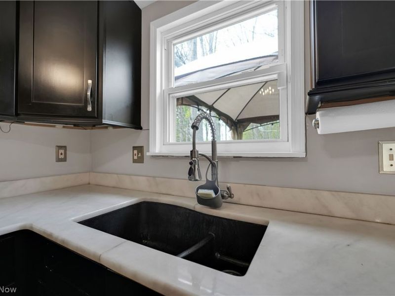 17024 Hunting Meadows Drive, Strongsville, OH 44136 Photo 13