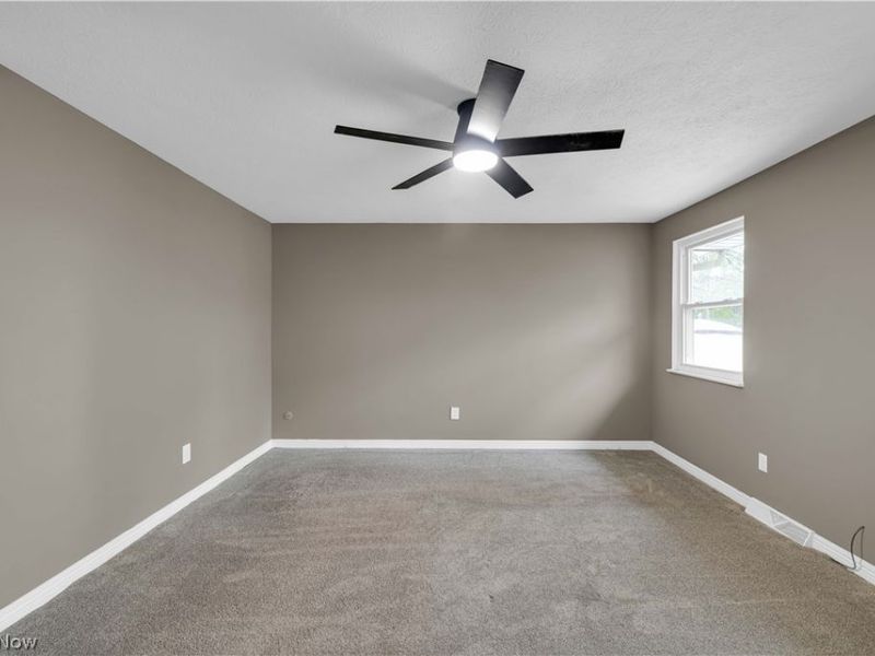 17024 Hunting Meadows Drive, Strongsville, OH 44136 Photo 21