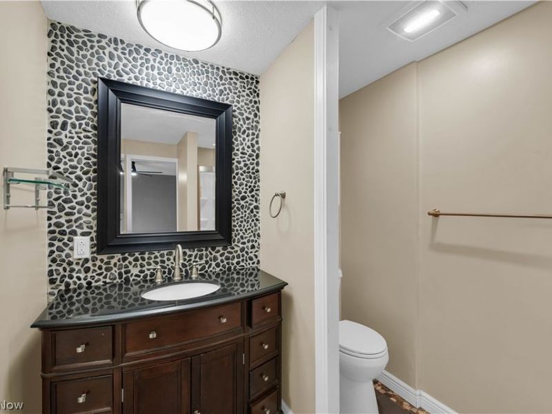 17024 Hunting Meadows Drive, Strongsville, OH 44136 Photo 25