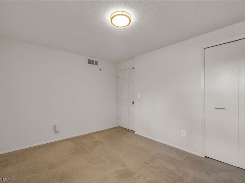 17024 Hunting Meadows Drive, Strongsville, OH 44136 Photo 32