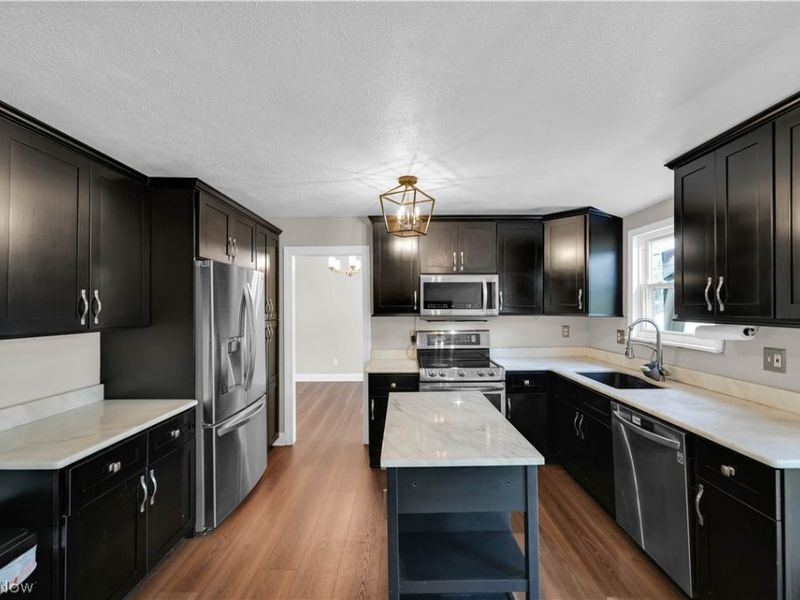 17024 Hunting Meadows Drive, Strongsville, OH 44136 Photo 4