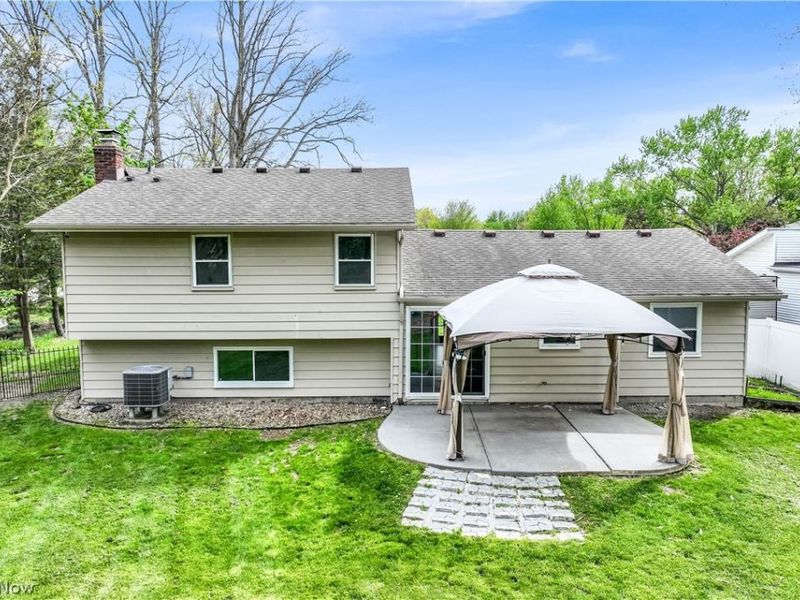 17024 Hunting Meadows Drive, Strongsville, OH 44136 Photo 40