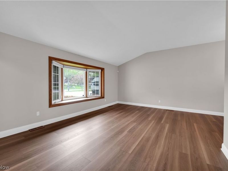 17024 Hunting Meadows Drive, Strongsville, OH 44136 Photo 7