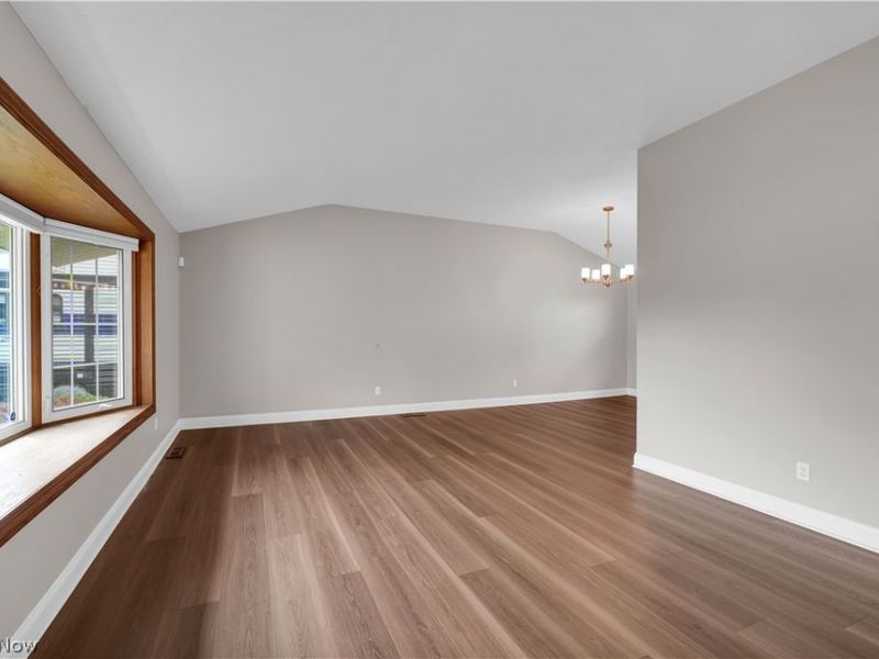 17024 Hunting Meadows Drive, Strongsville, OH 44136 Photo 8