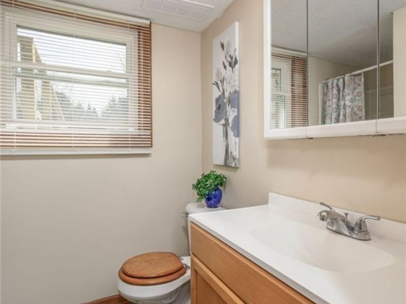 4715 Rock Spring Road, Ravenna, OH 44266 Photo 13