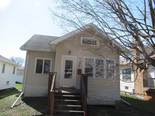 921 20th Avenue SE, Minneapolis, MN 55414