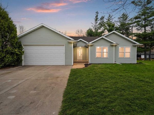 N3150 W SILVER LAKE DRIVE, Waupaca, WI 54981