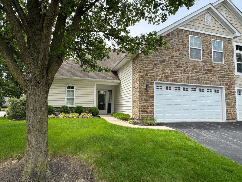 5059 Calais Drive , Unit 5059, Columbus, OH 43221 Photo 2