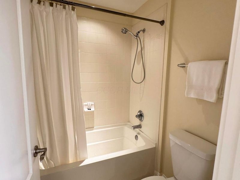 5059 Calais Drive , Unit 5059, Columbus, OH 43221 Photo 29