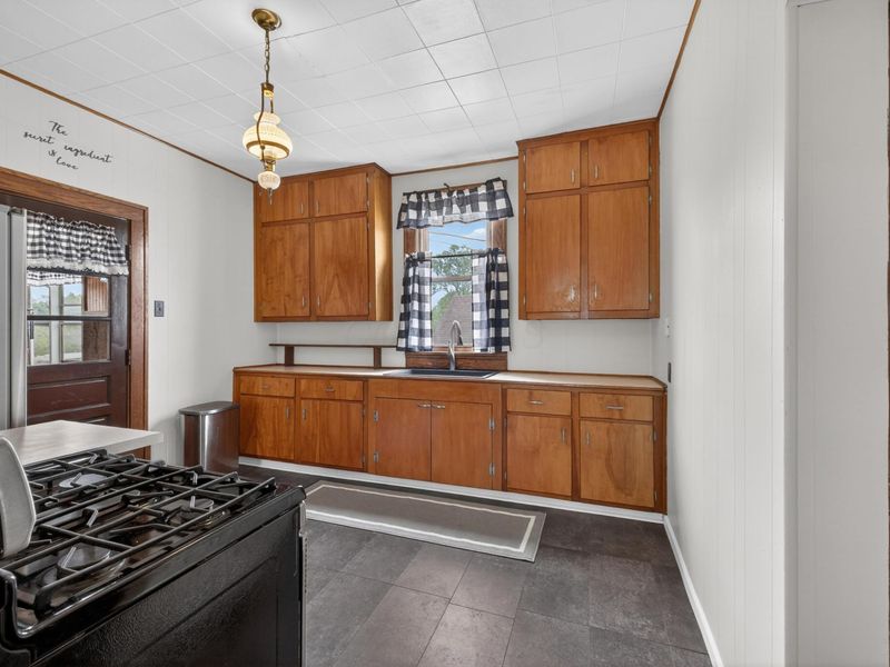 810 Highland Avenue, Cambridge, OH 43725 Photo 10