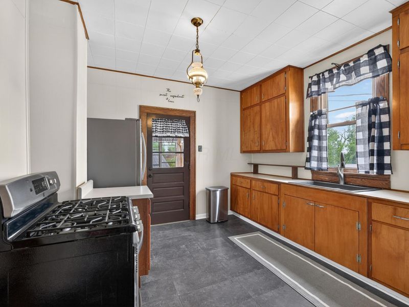 810 Highland Avenue, Cambridge, OH 43725 Photo 9