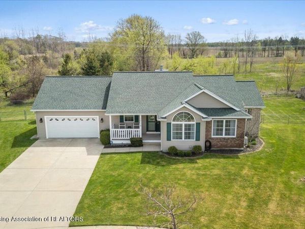 10114 Roblyn Circle, Dimondale, MI 48821