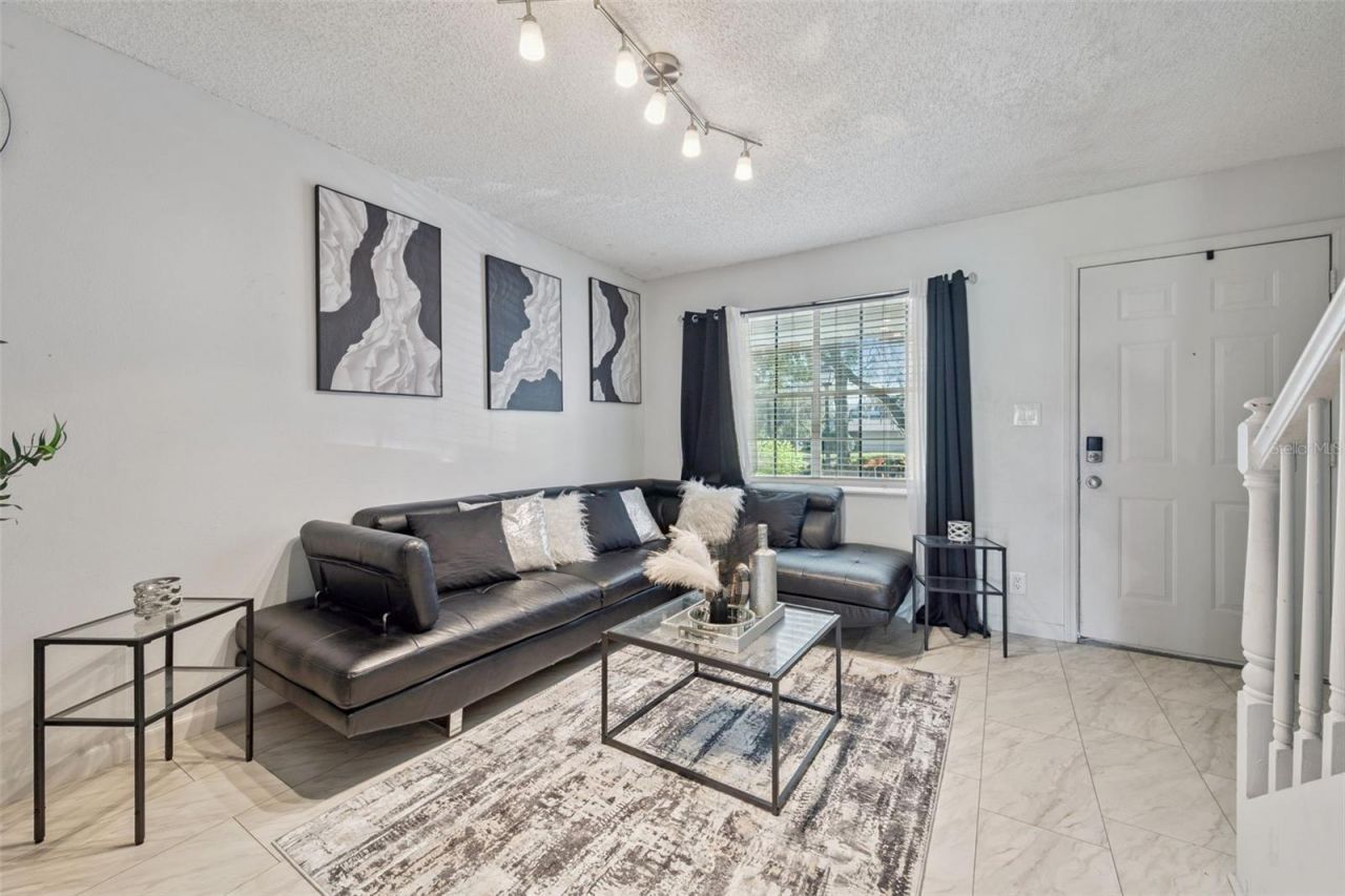 6924 Woodlake, Unit 104, Orlando, FL 32810 Photo
