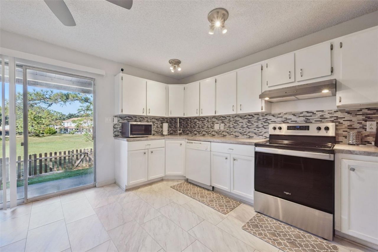 6924 Woodlake, Unit 104, Orlando, FL 32810 Photo