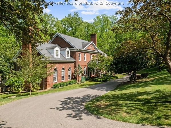 101 Whispering Woods Road, Charleston, WV 25304