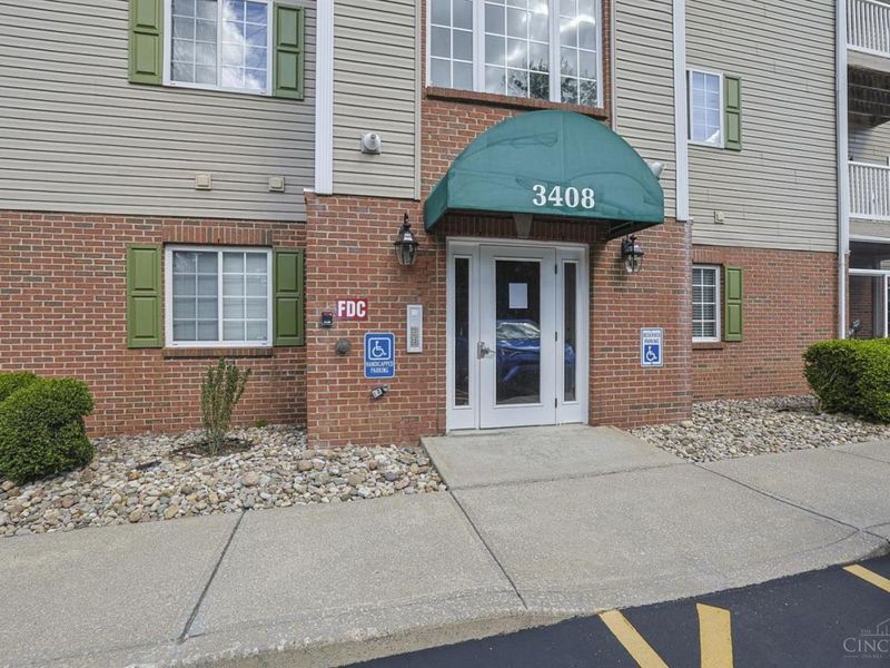 3408 North Bend Road, Unit 12, Green Township, OH 45239 Photo 3