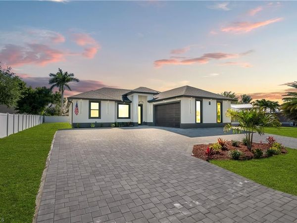 807 Nicholas PKWY W, CAPE CORAL, FL 33991