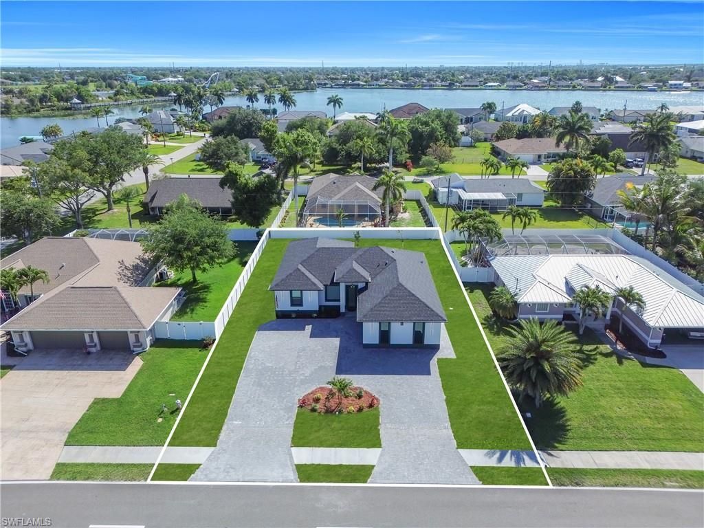 807 Nicholas Pkwy W, Cape Coral, FL 33991 Photo