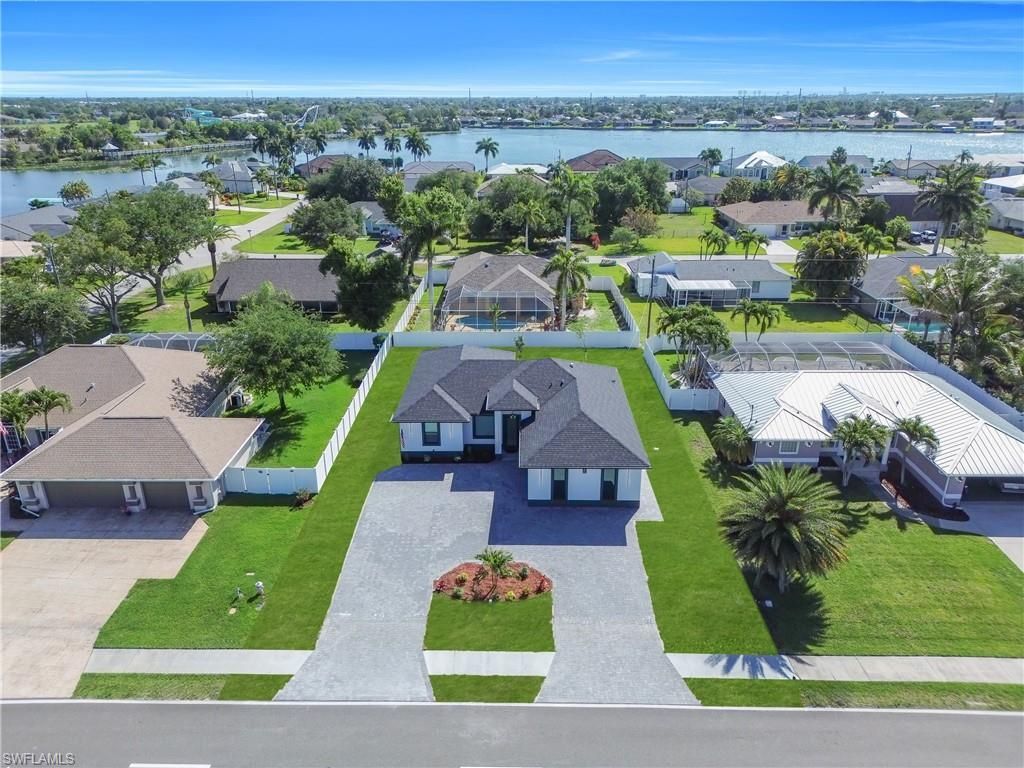 807 Nicholas Pkwy W, Cape Coral, FL 33991 Photo