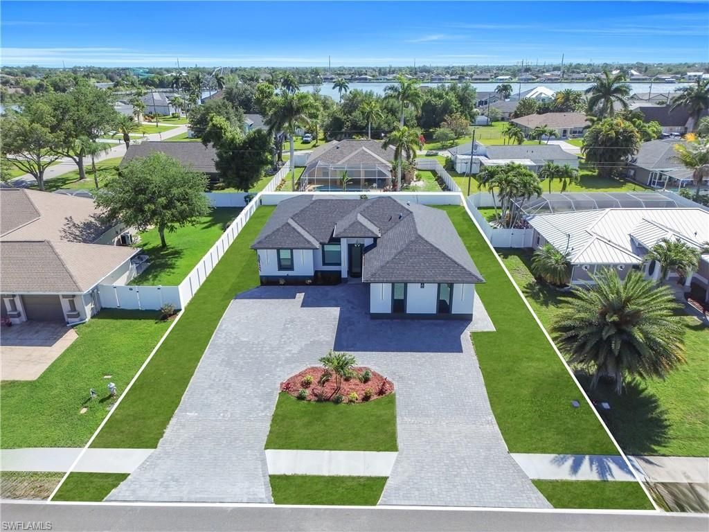 807 Nicholas Pkwy W, Cape Coral, FL 33991 Photo