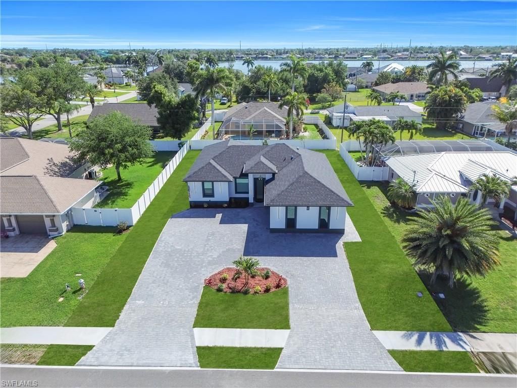 807 Nicholas Pkwy W, Cape Coral, FL 33991 Photo