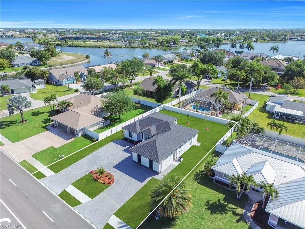 807 Nicholas Pkwy W, Cape Coral, FL 33991 Photo