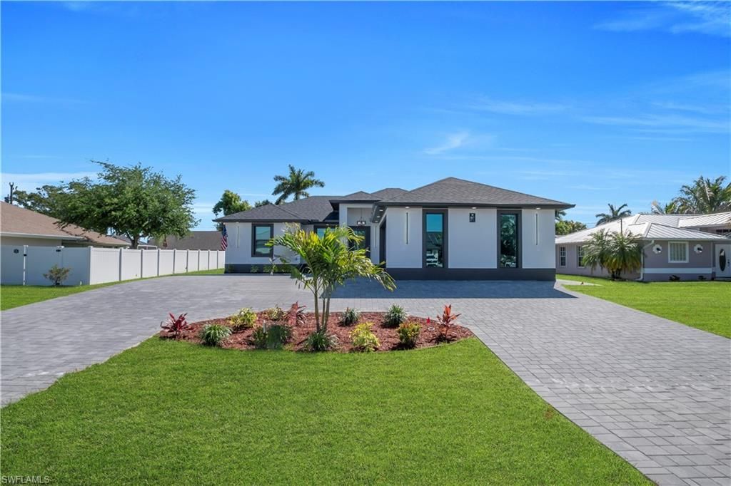 807 Nicholas Pkwy W, Cape Coral, FL 33991 Photo