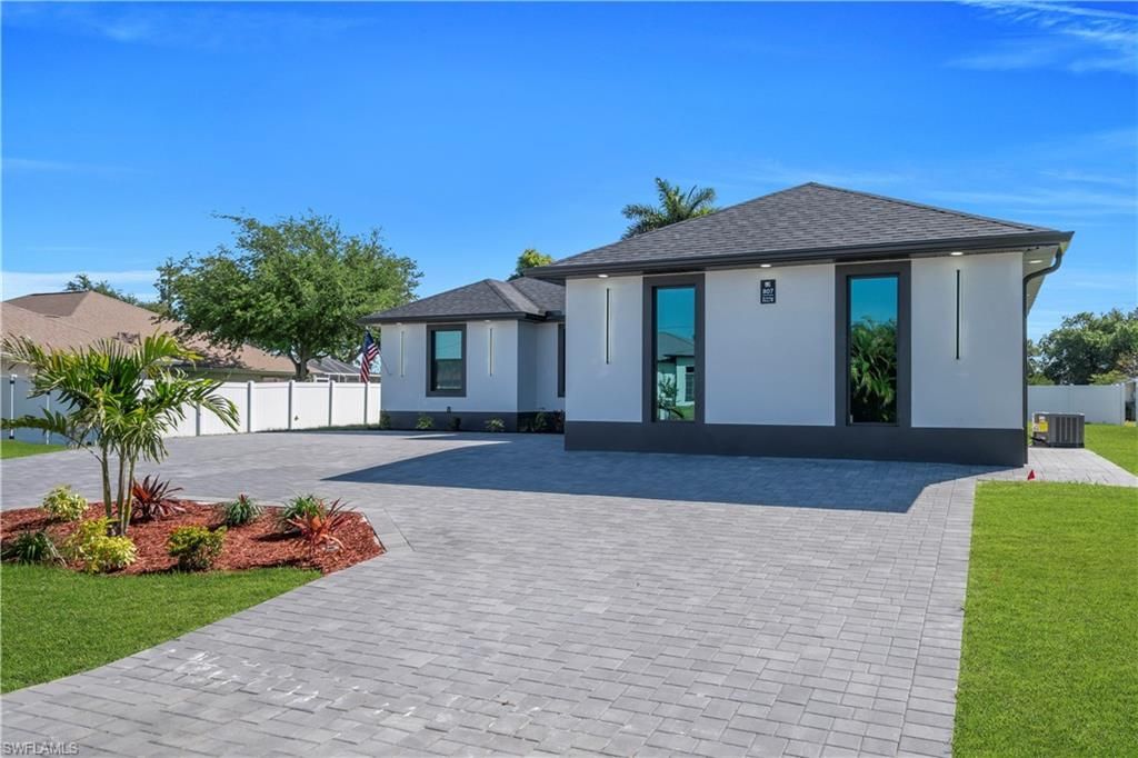 807 Nicholas Pkwy W, Cape Coral, FL 33991 Photo