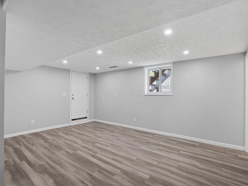 6060 Tiverton Square W, Columbus, OH 43229 Photo 24