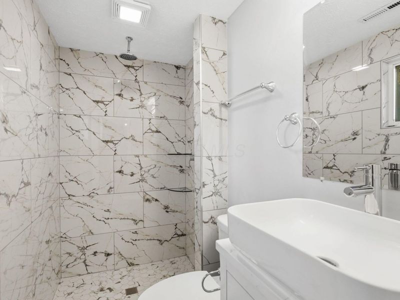 6060 Tiverton Square W, Columbus, OH 43229 Photo 27