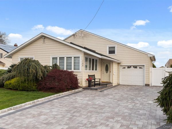 166 Pratt Street, West Babylon, NY 11704