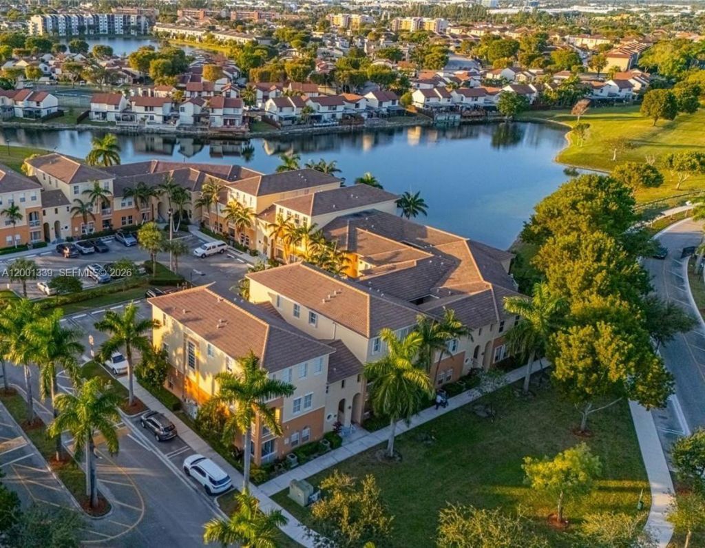 10012 NW 7th St , Unit 216, Miami, FL 33172 Photo