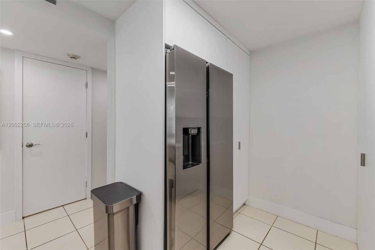 1915 Brickell Ave , Unit C1404, Miami, FL 33129 Photo