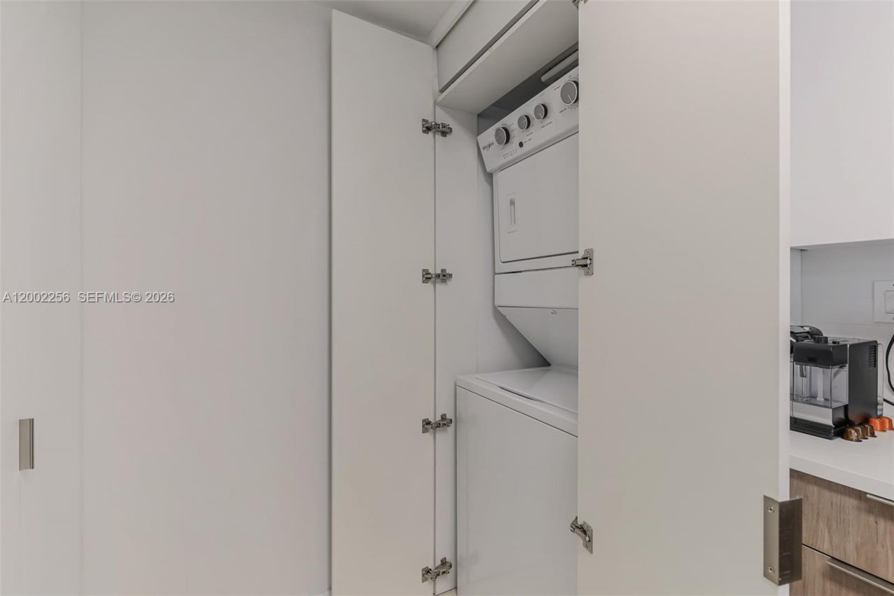 1915 Brickell Ave , Unit C1404, Miami, FL 33129 Photo