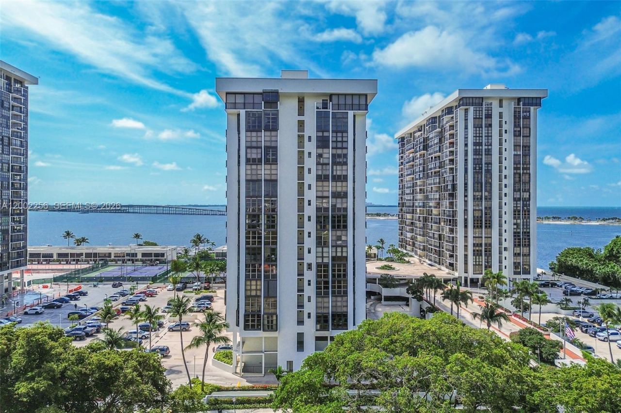 1915 Brickell Ave , Unit C1404, Miami, FL 33129 Photo