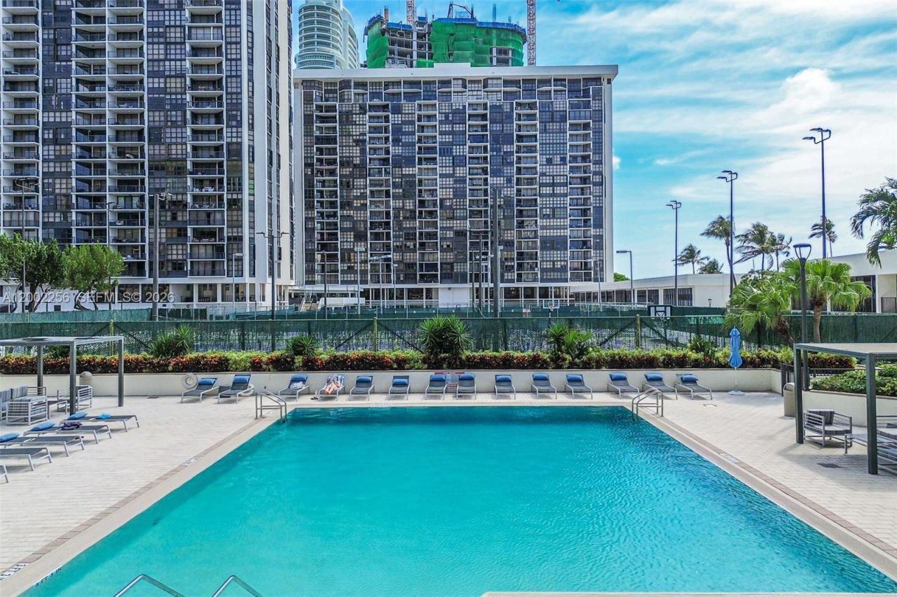 1915 Brickell Ave , Unit C1404, Miami, FL 33129 Photo