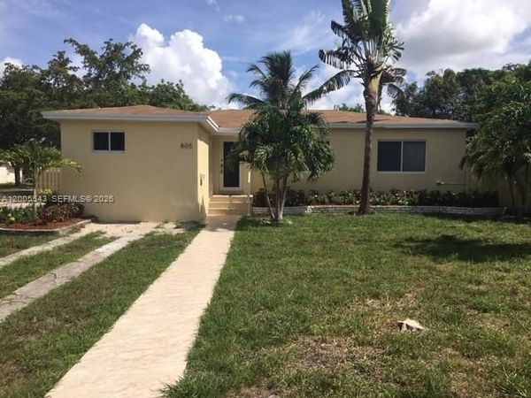 805 NE 138th St , North Miami, FL 33161
