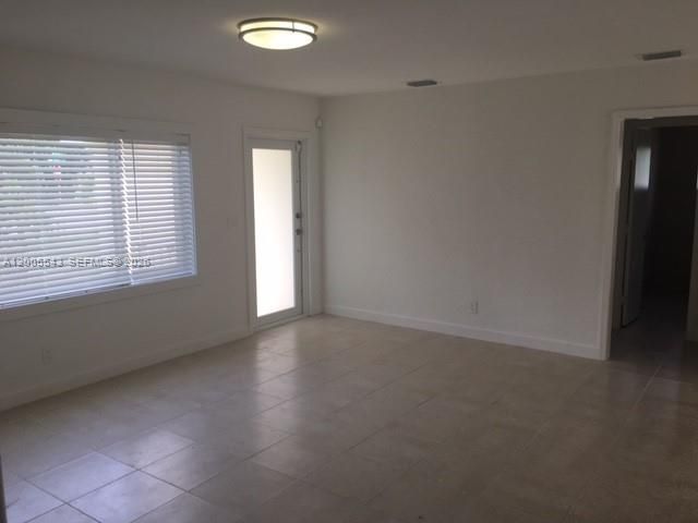 805 NE 138th St, North Miami, FL 33161 Photo
