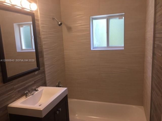 805 NE 138th St, North Miami, FL 33161 Photo