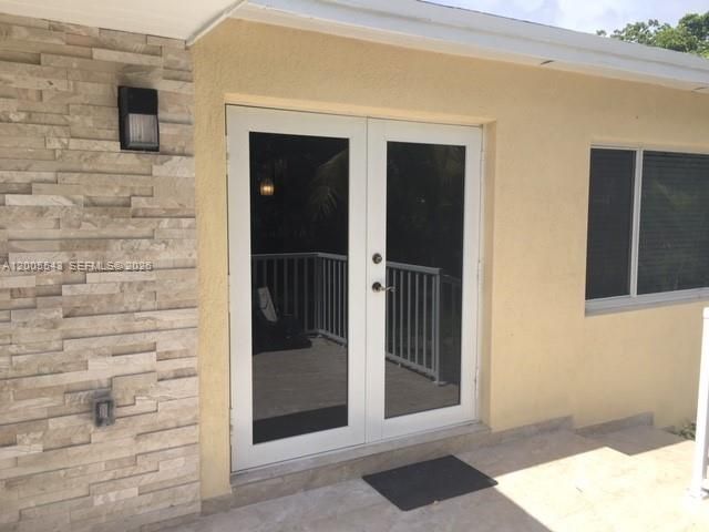 805 NE 138th St, North Miami, FL 33161 Photo