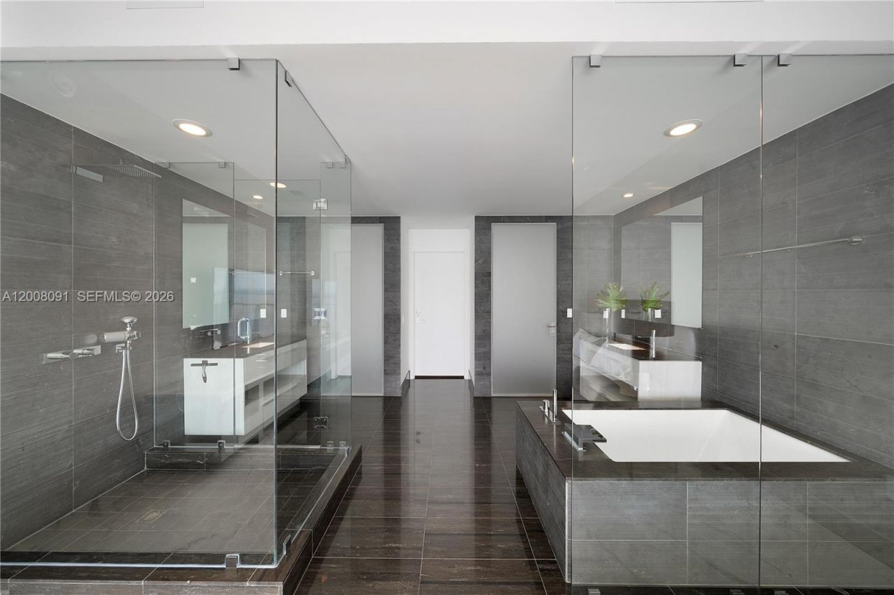 3131 NE 7th Ave, Unit PH5202, Miami, FL 33137 Photo
