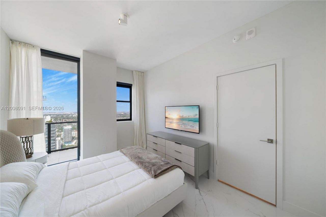 3131 NE 7th Ave, Unit PH5202, Miami, FL 33137 Photo